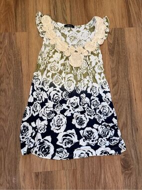 Soprano Floral Rosette Tunic Top | Size Medium | Boho Cottagecore
